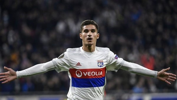 ក្លិប៣ធំៗ របស់ Premier League មានការទាស់ទែងគ្នា ក្នុងការដោះដូរកីឡាករ ១រូប។
